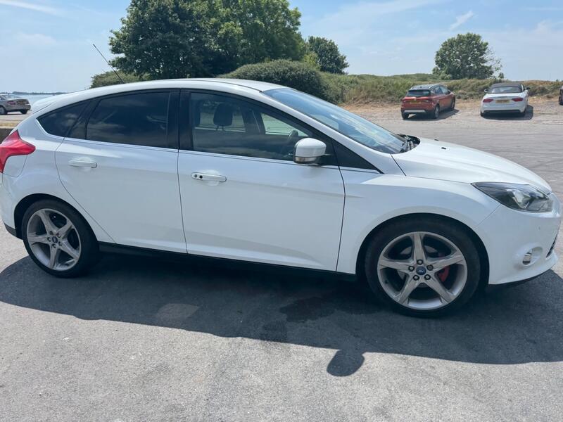 FORD FOCUS 1.6 Titanium